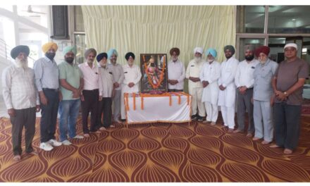 ਮੋਗਾ ‘ਚ ਮਹਾਰਾਜਾ ਜੱਸਾ ਸਿੰਘ ਰਾਮਗੜ੍ਹੀਆ ਦਾ 303ਵਾਂ ਜਨਮ ਦਿਹਾੜਾ ਮਨਾਇਆ